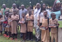 Rentrée scolaire à Blitta : Le Président Faure Gnassingbé fait don des kits scolaires aux enfants vulnérables de la préfecture.